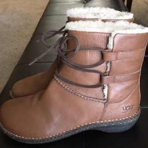NWT UGG ankle leather boots